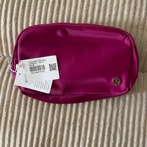 Lululemon everywhere belt bag NWT